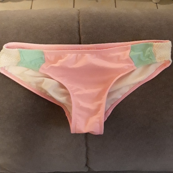 Bikini top and bottom - Picture 2 of 2